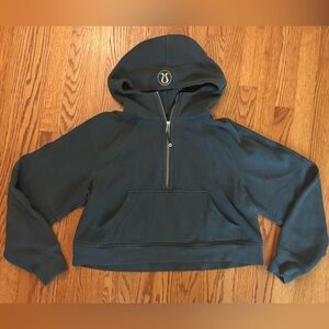 Lululemon Scuba, Dark forest with gold 💚